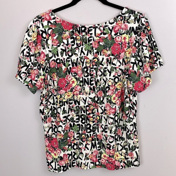 Torrid x Betsy Johnson Lightweight Ponte Snap Front Floral Top size 2X - Picture 7 of 8